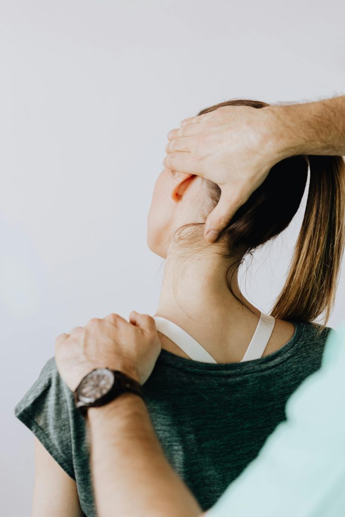 chiropractor and frozen shoulder